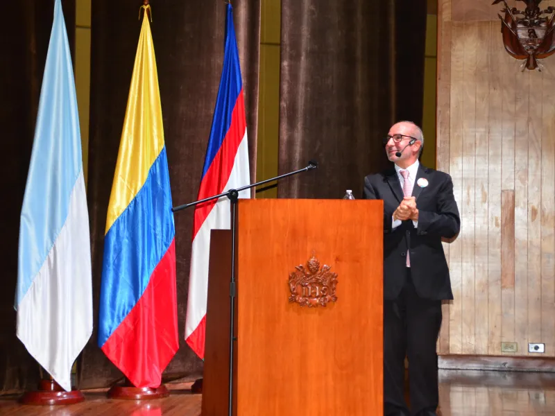 Gratitud al rector, Luis Felipe Gómez, S.J. Gratitud al rector, Luis Felipe Gómez, S.J.
