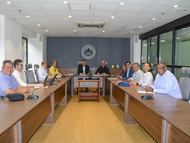 Univalle reconoció al padre Luis Felipe Gómez, S.J. Univalle reconoció al padre Luis Felipe Gómez, S.J.