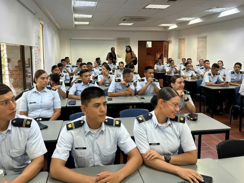 Seminarios de Investigación FCEA, un espacio de diálogo y reflexión en el mundo económico y Empresarial Seminarios de Investigación FCEA, un espacio de diálogo y reflexión en el mundo económico y Empresarial